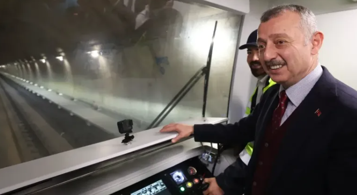 Büyükakın test sürüşüne katıldı… Yerli metro aracı Kocaeli için tasarlandı!